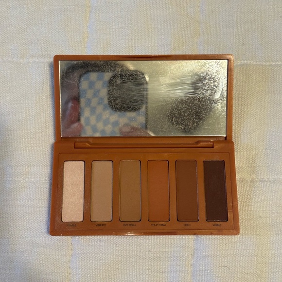 Urban Decay Other - Urban Decay Petite Heat Pallet